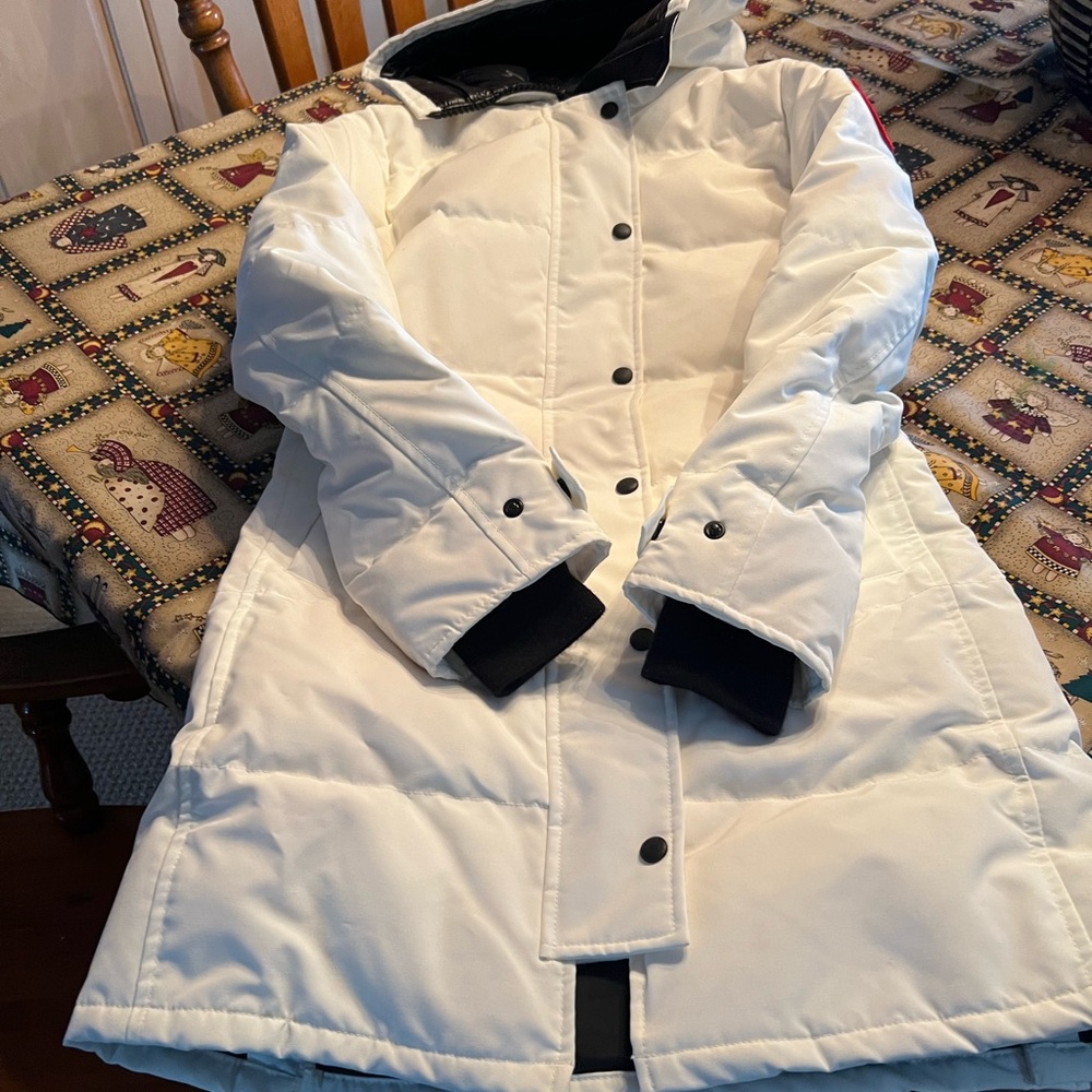 Canada Goose Shelburne Women's White Puffer Coat - Picture 3 of 15